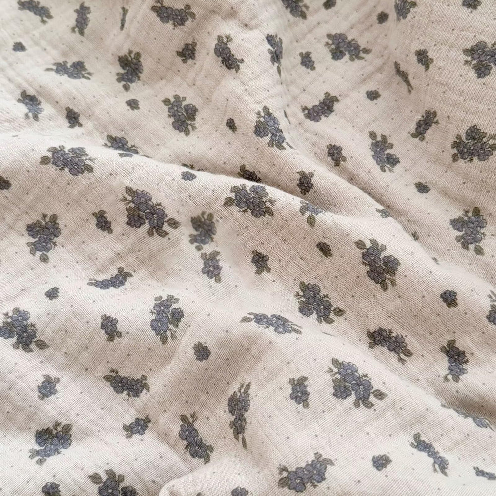 BuLuTu blanket shown on a stroller for travel and on-the-go comfort.