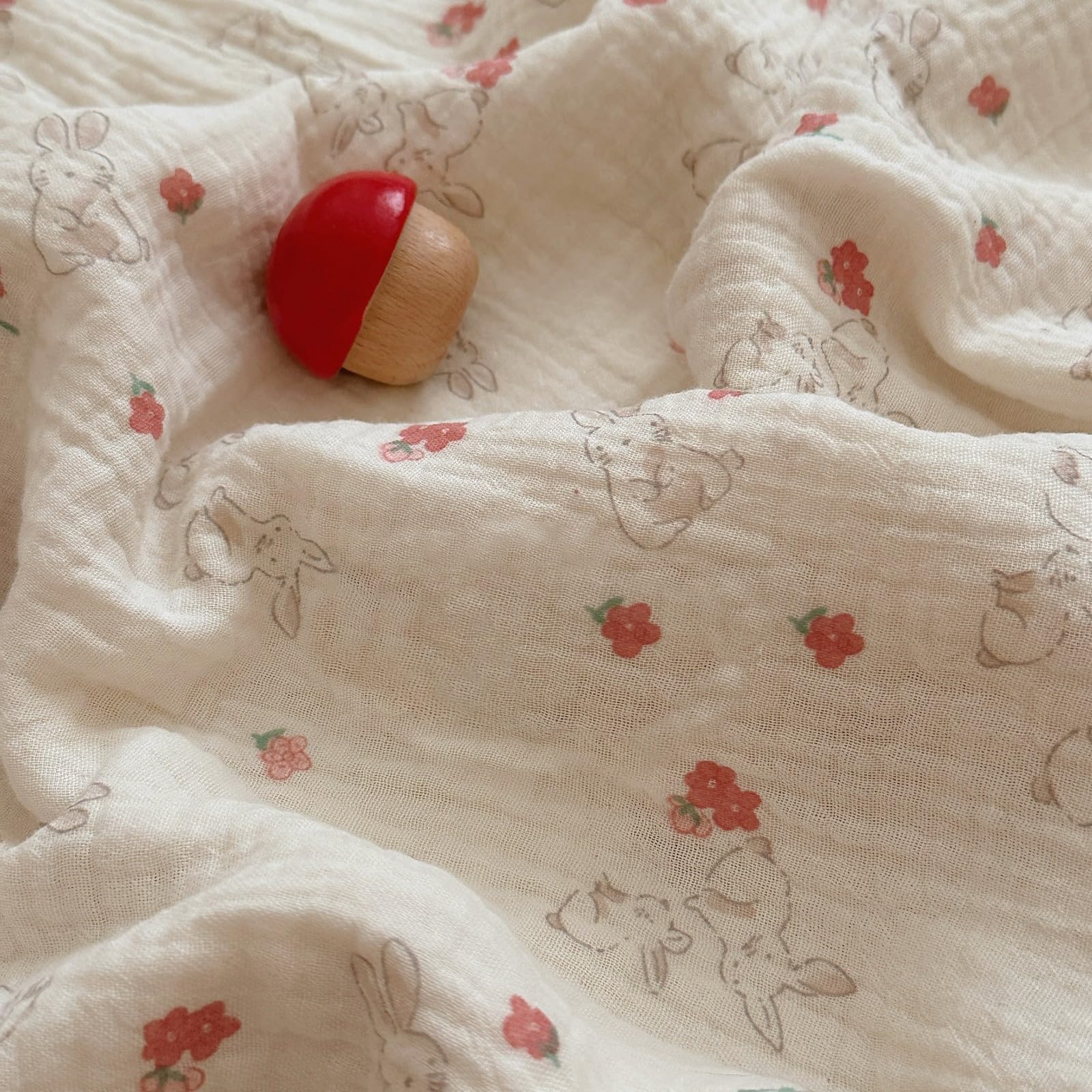 BuLuTu blanket soft lightweight fabric feels gentle on baby's skin