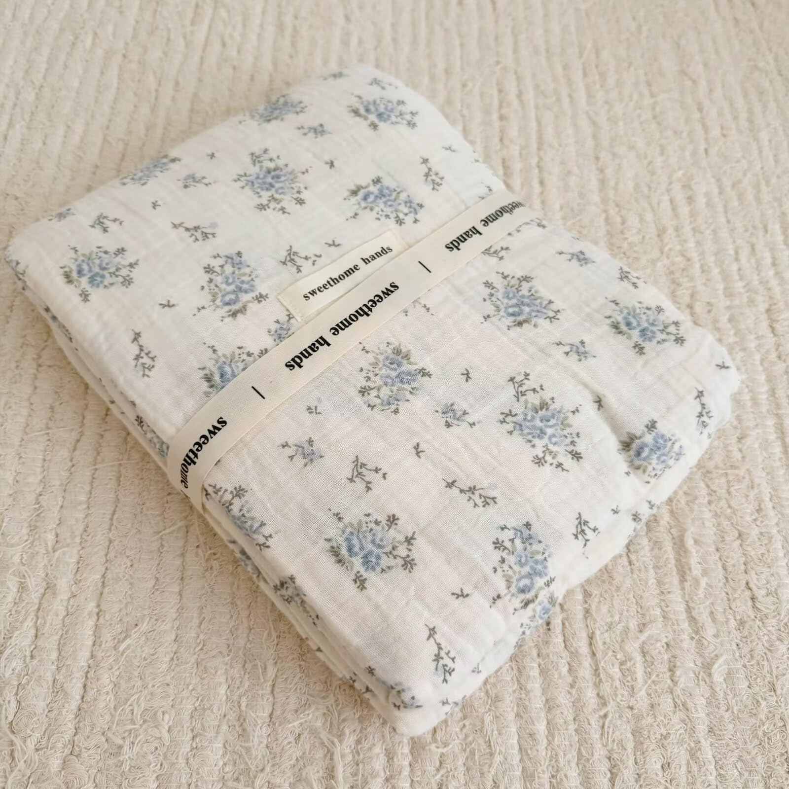 BuLuTu blue floral pattern detail—shabby chic style for kids rooms