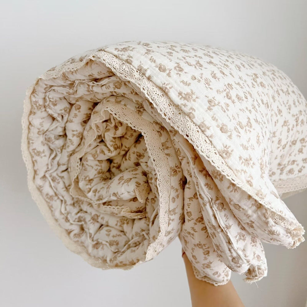 BuLuTu Carmine Flower Blanket cozy cuddle on couch for family time.