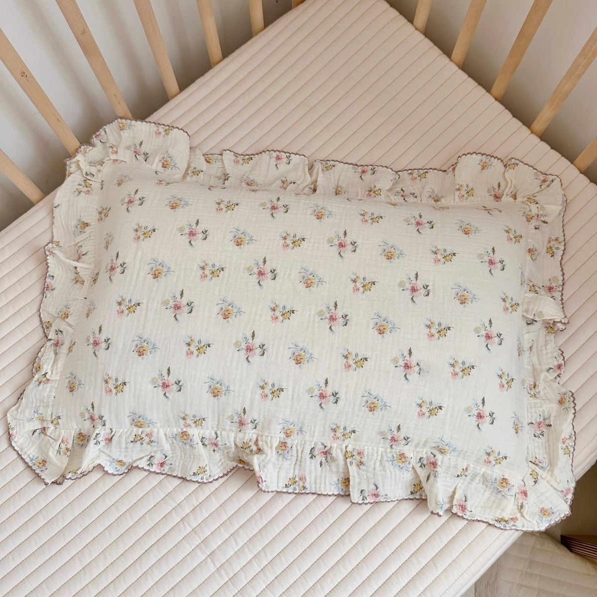 BuLuTu cotton muslin kids pillowcase with azalea pattern for breathable, gentle sleep.
