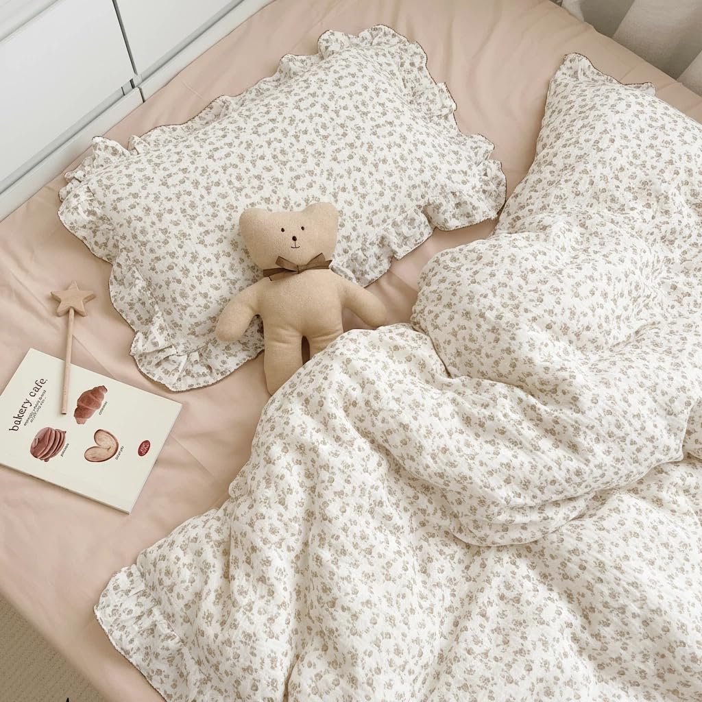 BuLuTu vivid print boosts kid-friendly bedroom decor and imagination.