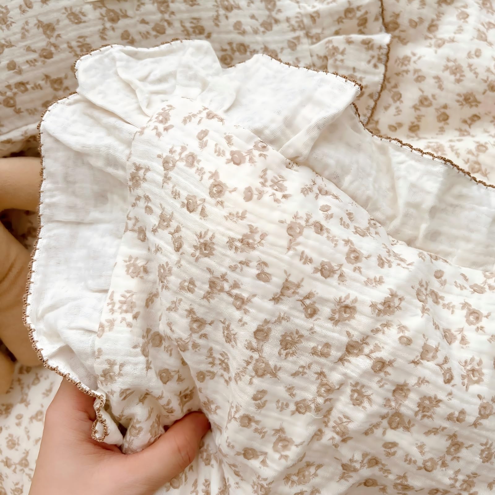 BuLuTu easy-care pillowcase stays soft after washing and drying.