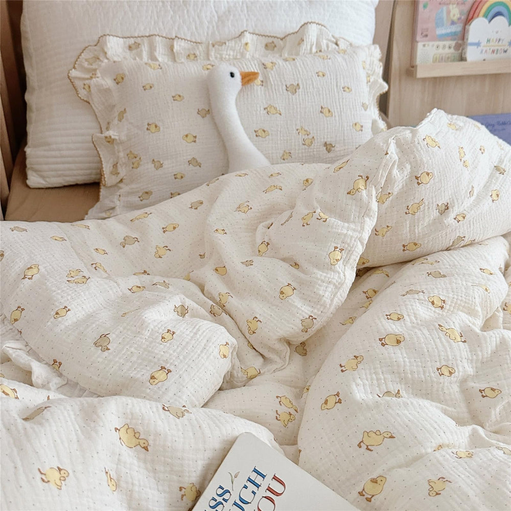BuLuTu duck-pattern bedroom decor closeup shows a cute design that brightens kids' room.