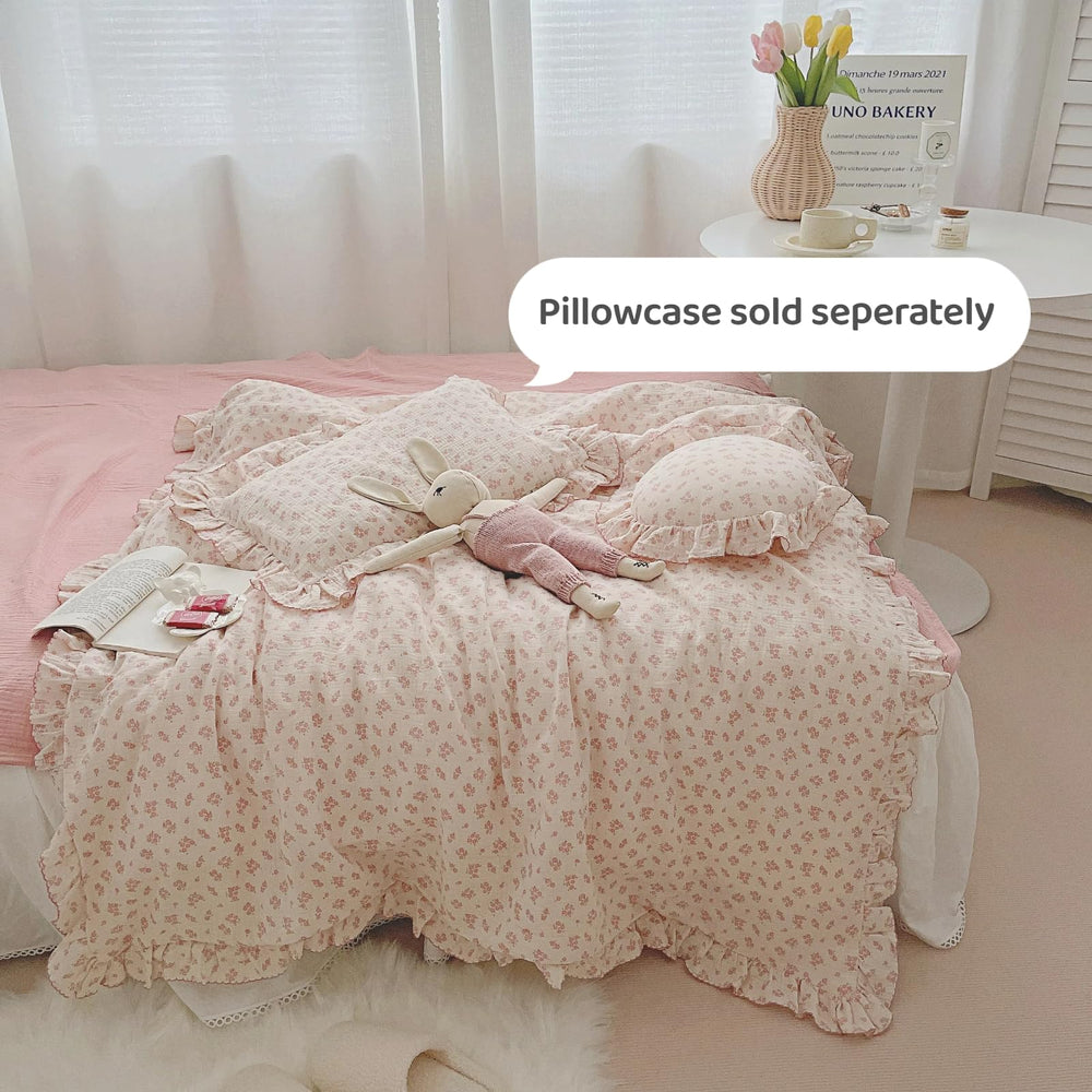 BuLuTu duvet cover features invisible zipper for easy insert and removal.