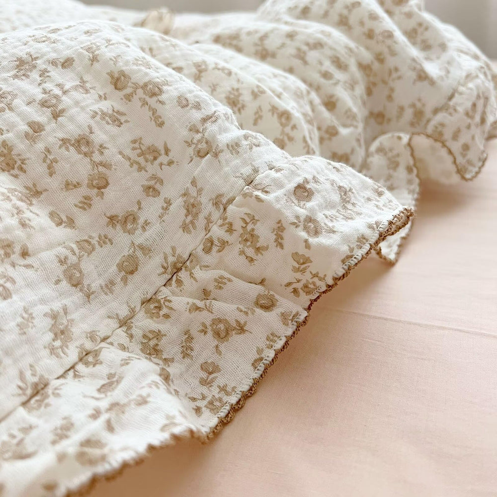 BuLuTu easy-care duvet cover; machine washable and durable through many washes.