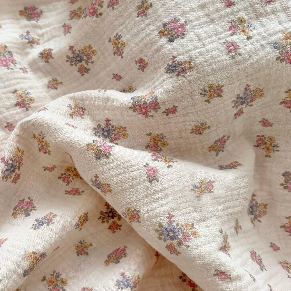 BuLuTu enveloped-closure pillowcase keeps pillows secure during naps and travel