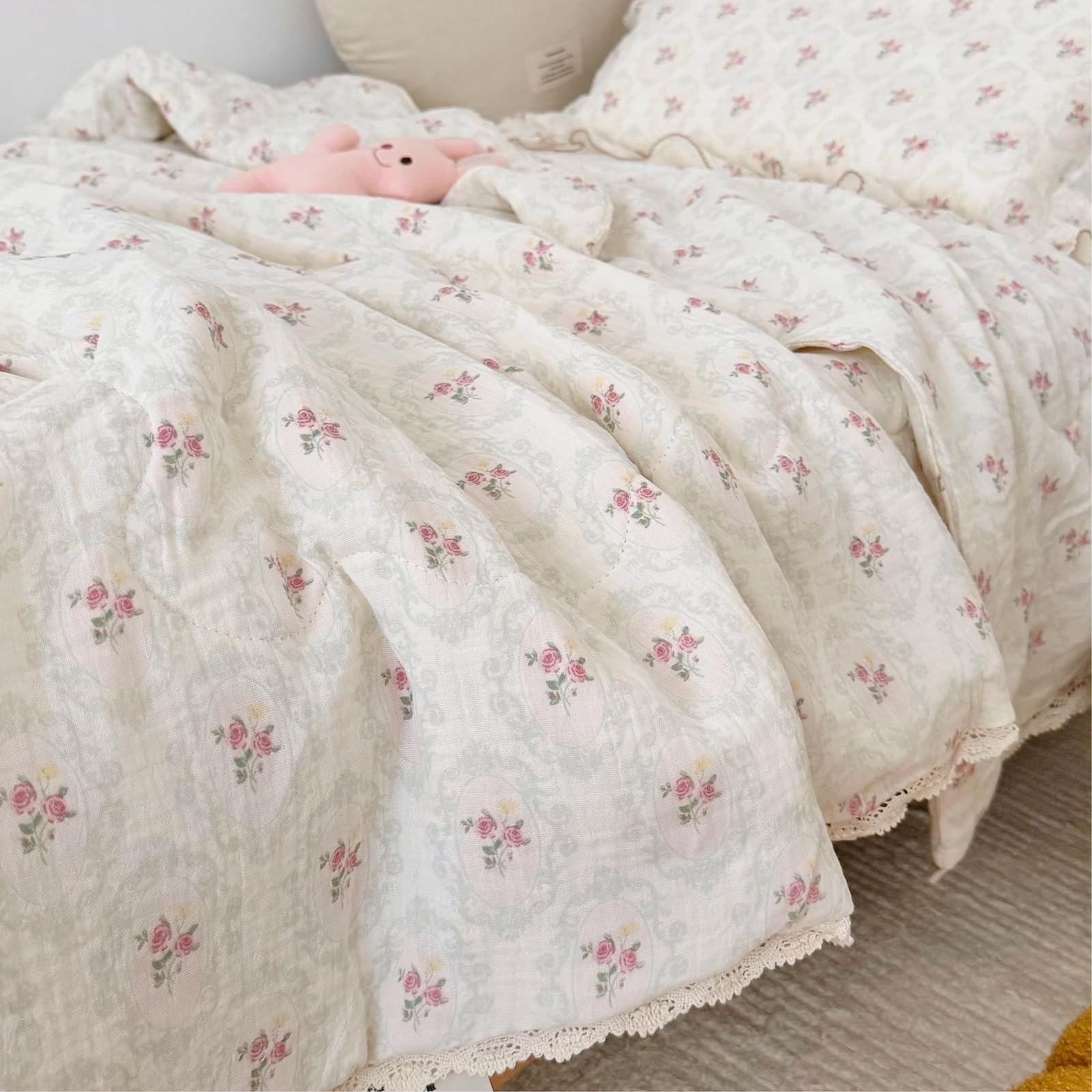 BuLuTu lace-edges blanket adds elegant nursery decor and cozy comfort