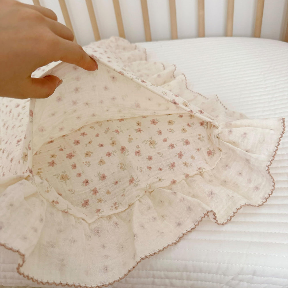 BuLuTu pillowcase is machine washable and color-fast after multiple washes.