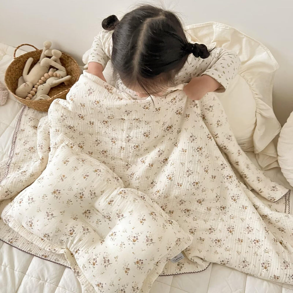 BuLuTu blanket close-up emphasizes skin-friendly cotton and gentle texture