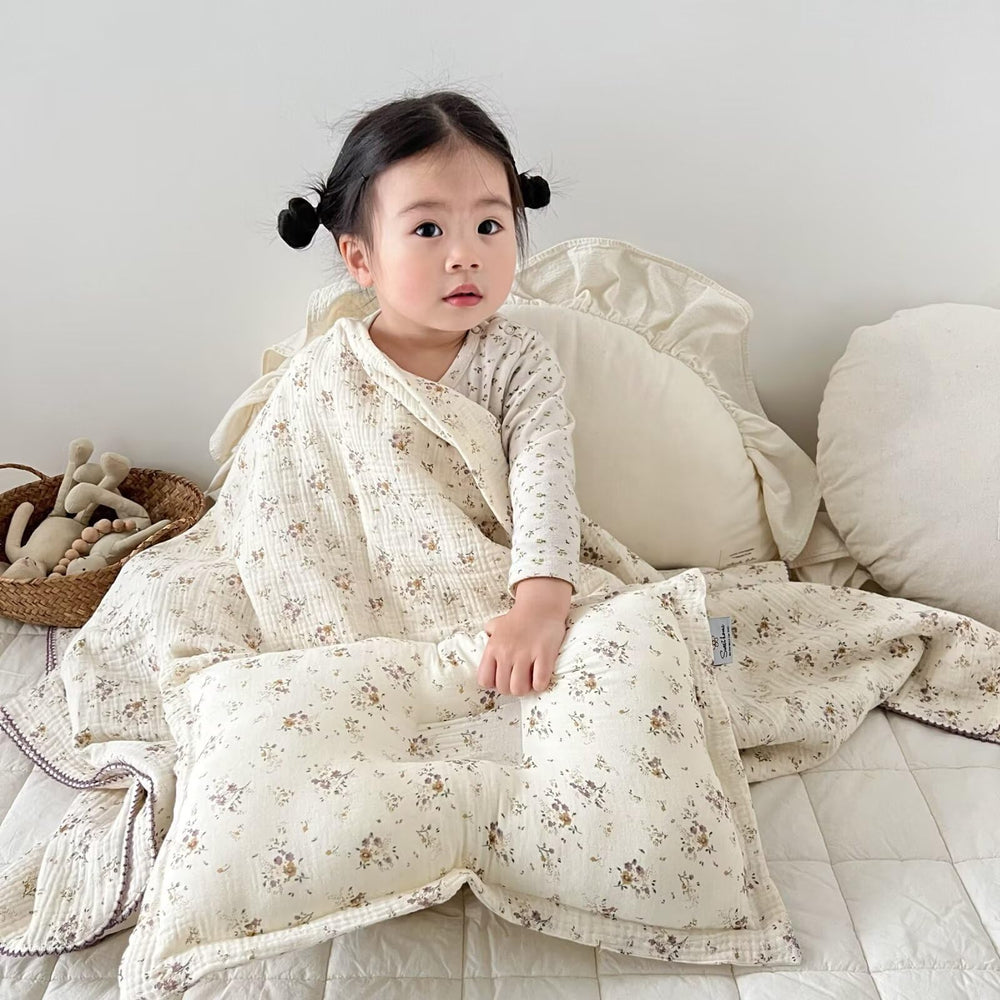 BuLuTu blanket in stroller setting demonstrates versatile on-the-go warmth