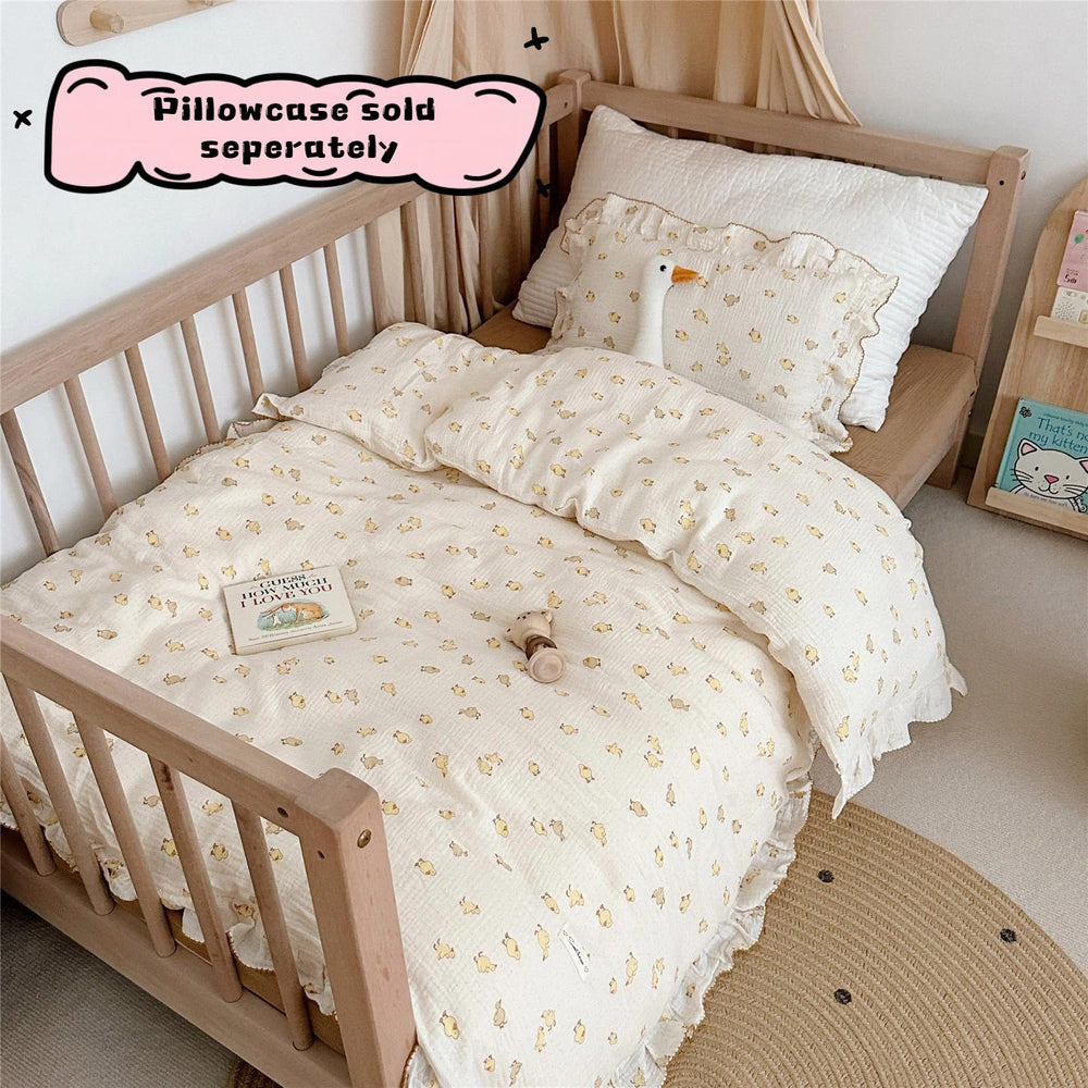 BuLuTu muslin cotton toddler quilt cover closeup demonstrates breathable fabric ideal for all seasons.