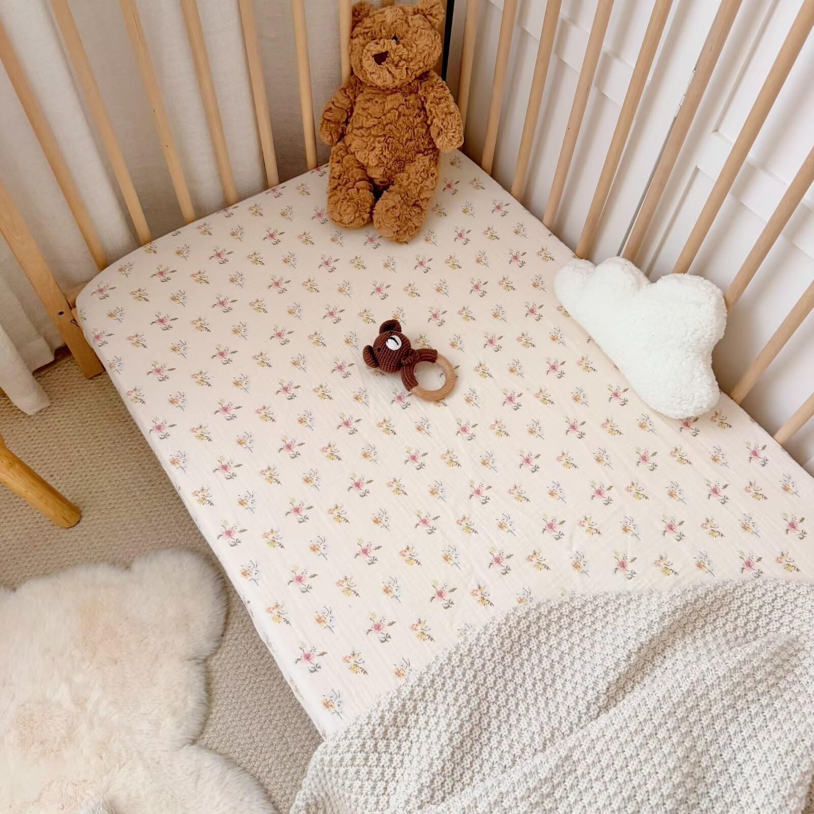 BuLuTu 360-degree elastic encases the mattress for secure coverage.