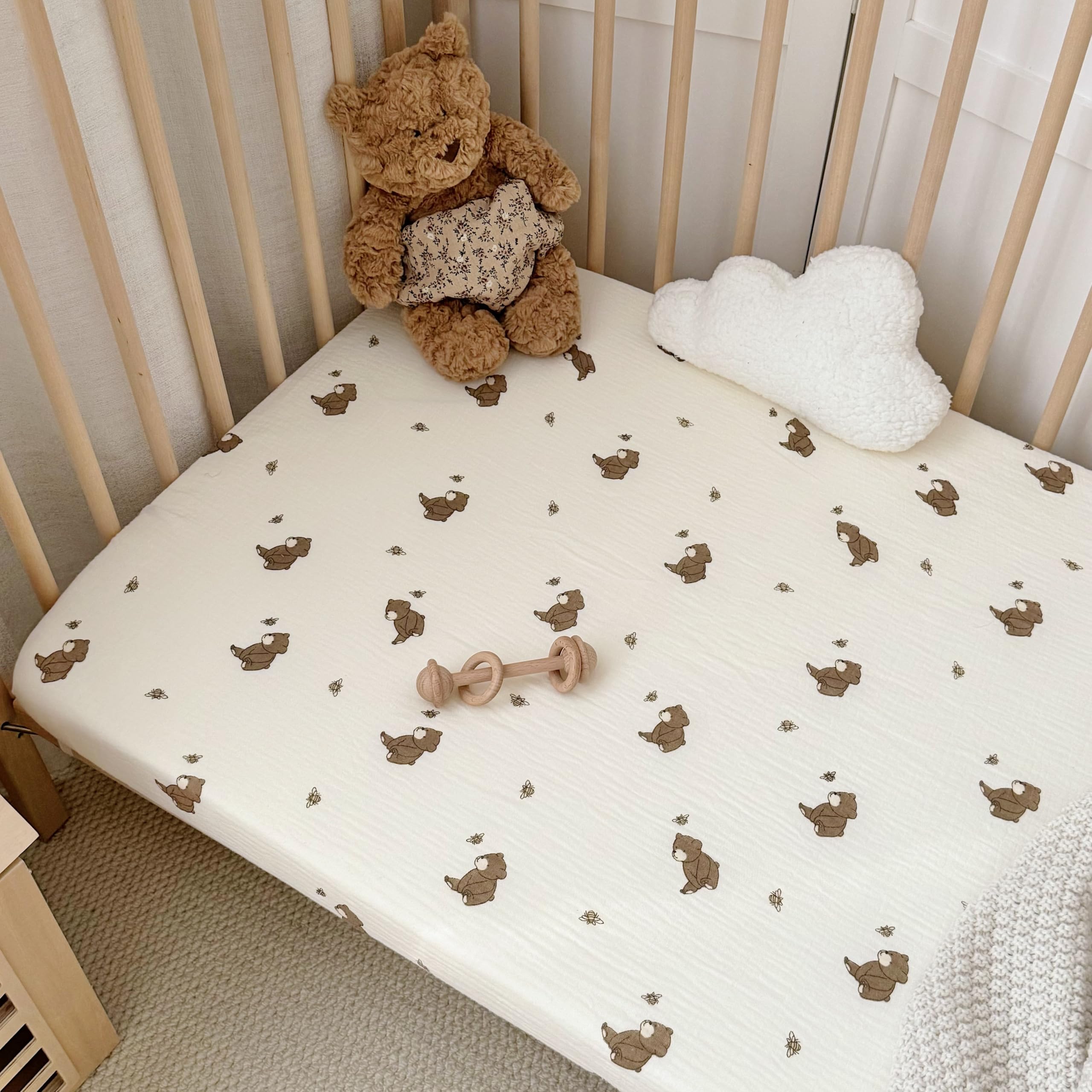 BuLuTu standard 52x28 muslin sheet with encased elastic for secure fit.