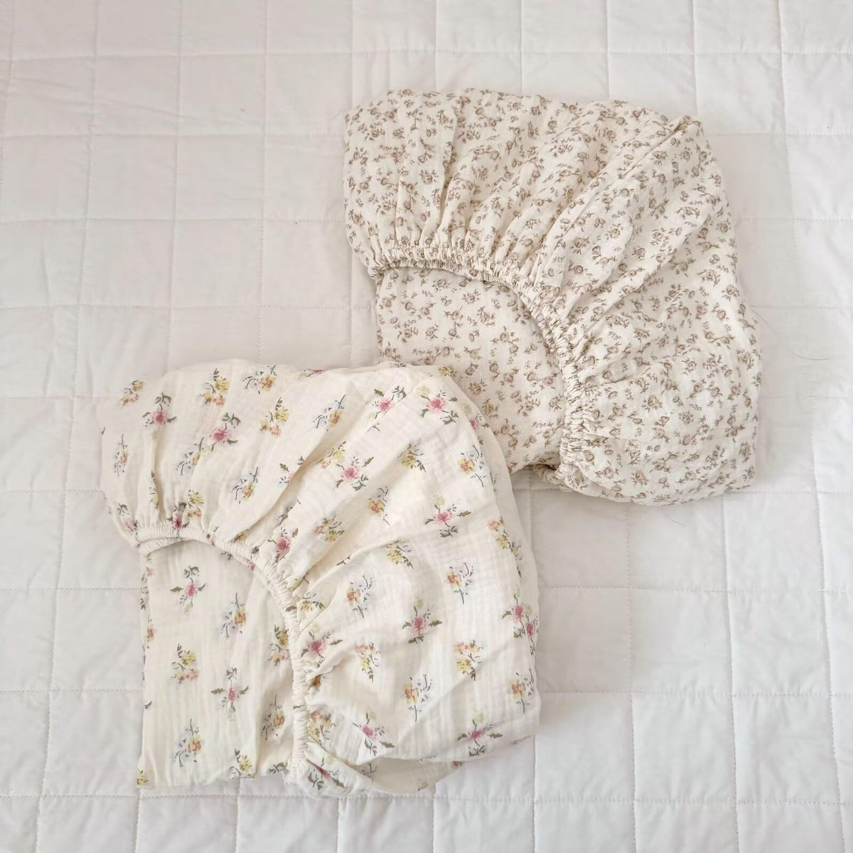 BuLuTu muslin floral crib sheet camellia pattern for gentle breathable baby sleep.