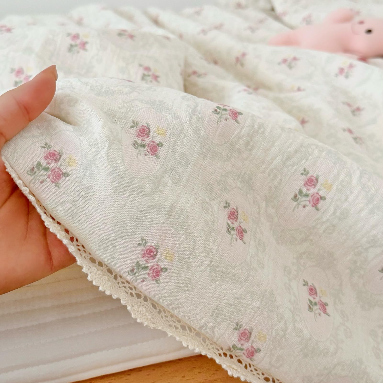 BuLuTu Begonia print blanket perfect for gifting at baby showers