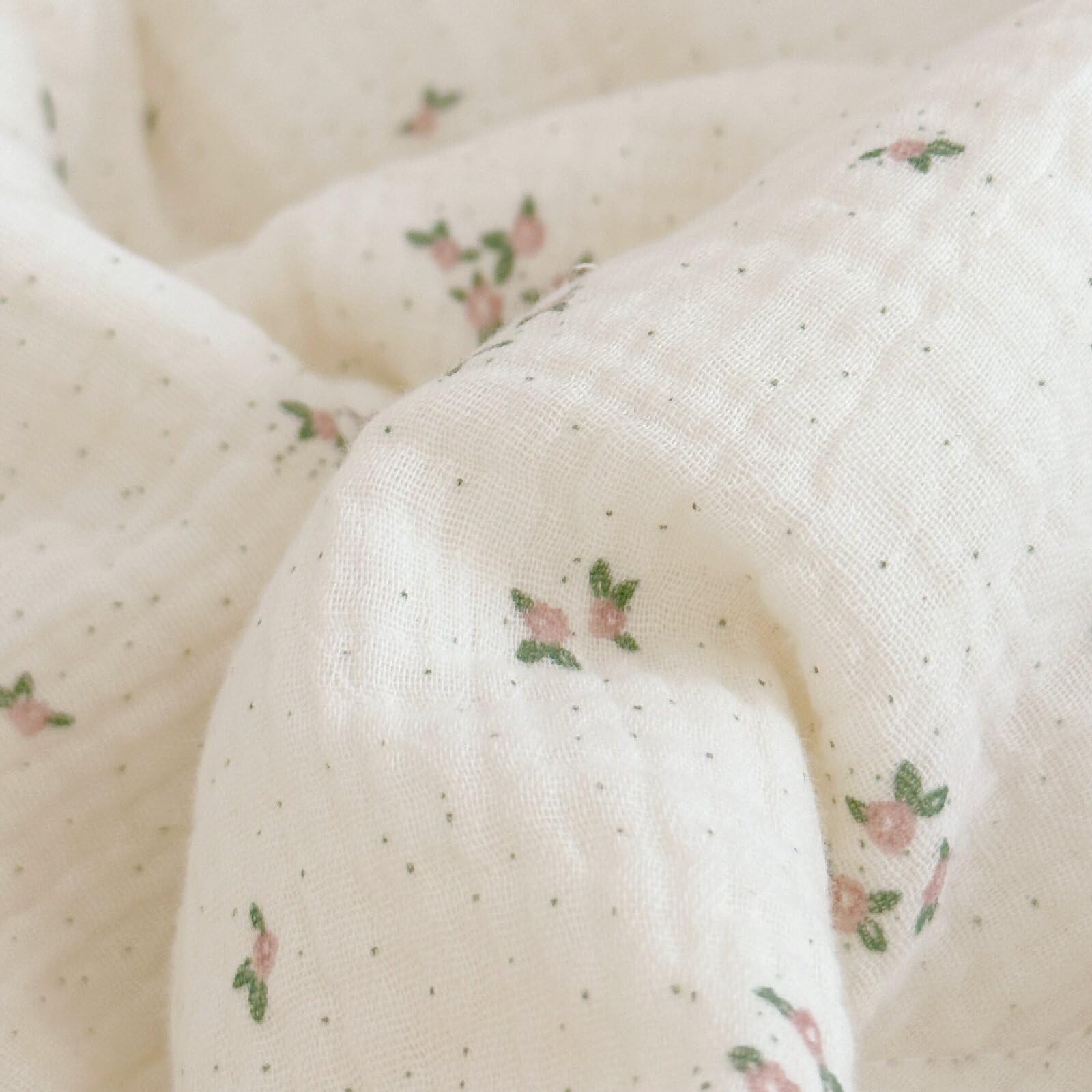 BuLuTu primrose pattern decor enhances nursery cheer and gift appeal
