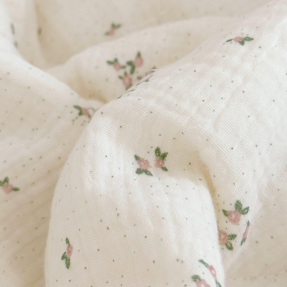 BuLuTu primrose pattern decor enhances nursery cheer and gift appeal