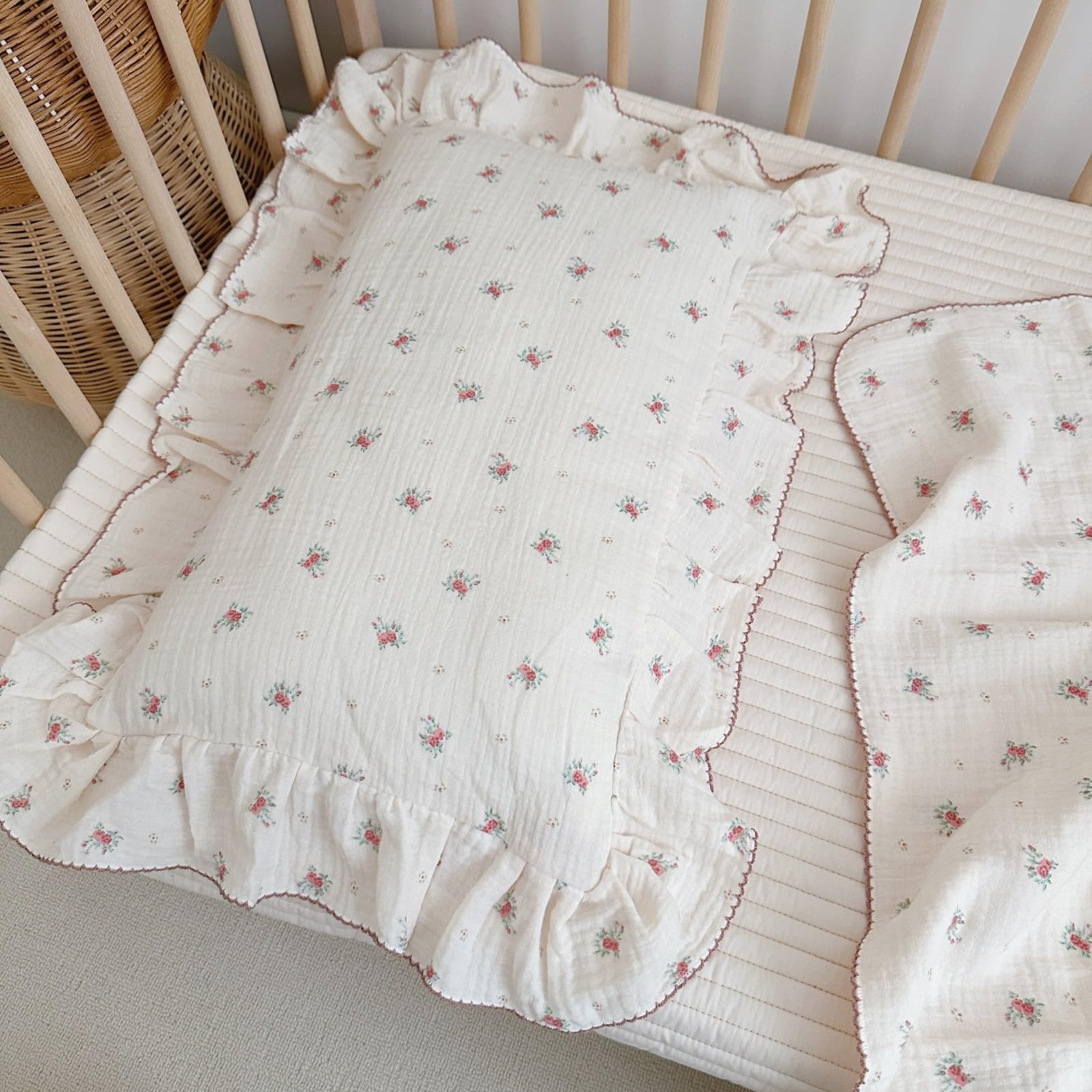 BuLuTu soft-washable pillowcase stays vibrant after washes.