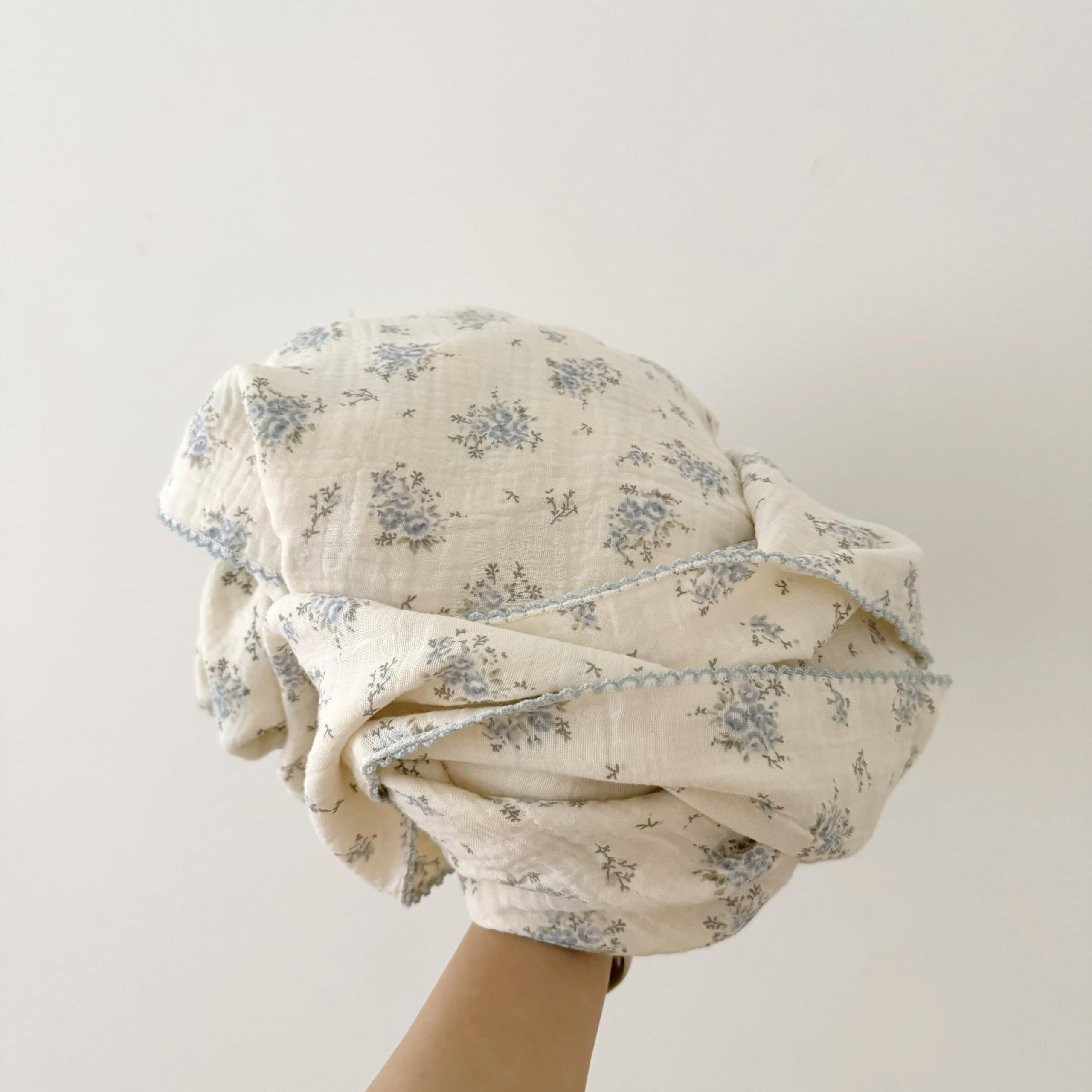 BuLuTu stroller blanket use—lightweight warmth on the go