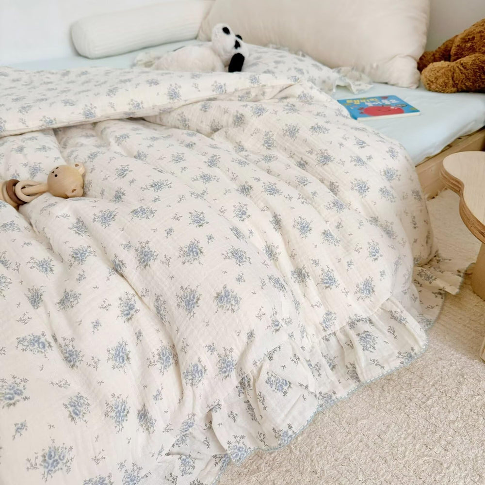 BuLuTu duvet cover invisible zipper detail enables easy insert and removal of the insert.