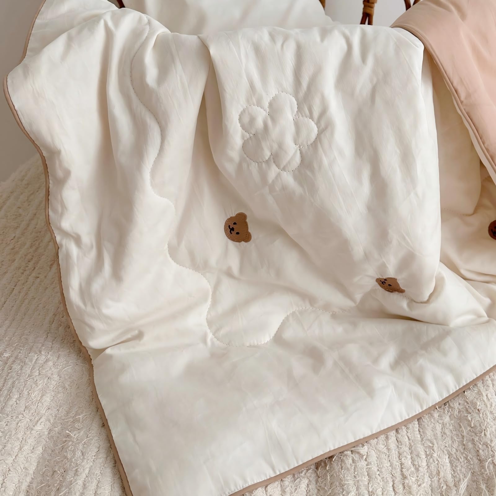 BuLuTu nursery set with this quilt complements room decor and soothing vibes.