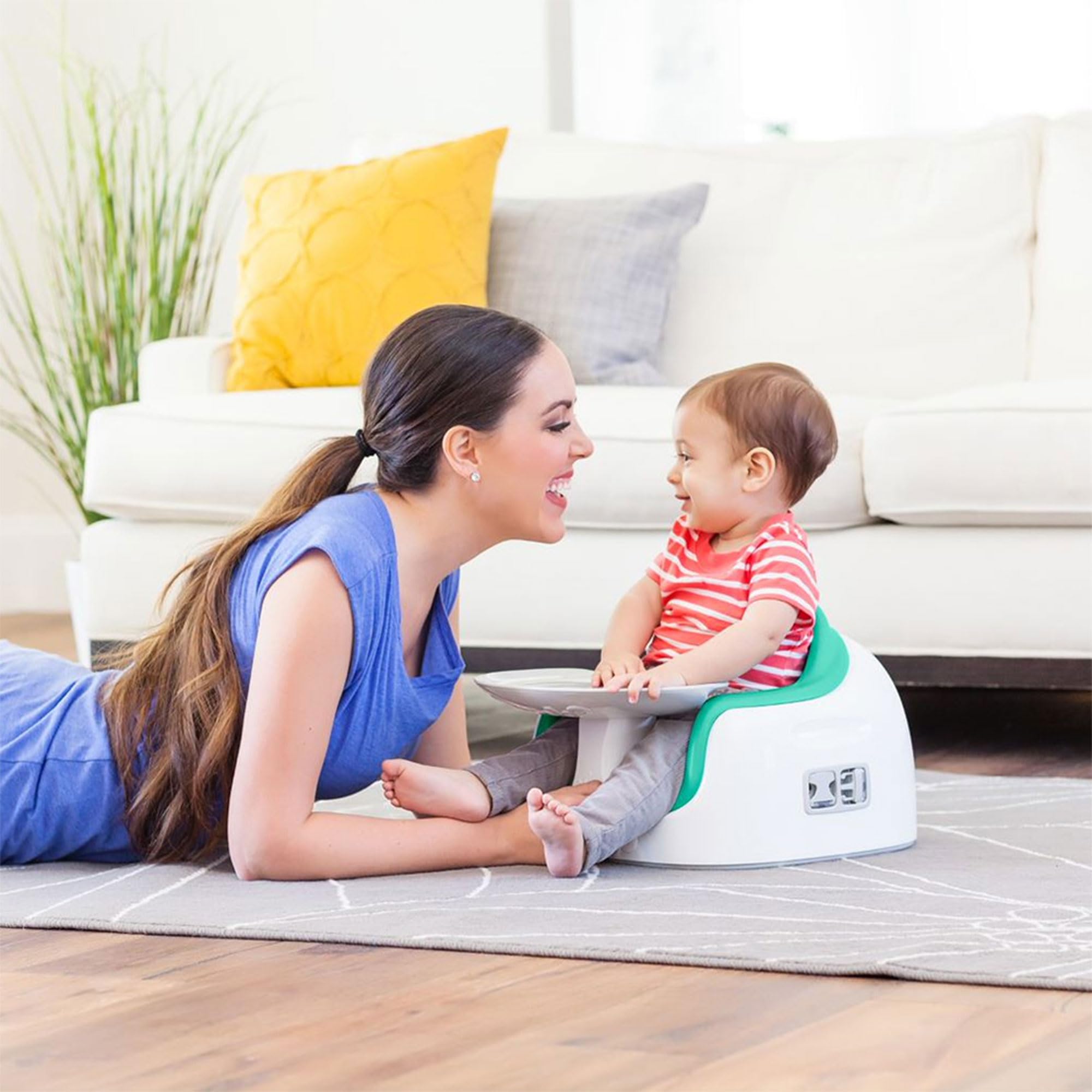 Bumbo 3-in-1 Aqua portable-design supports easy travel and visits