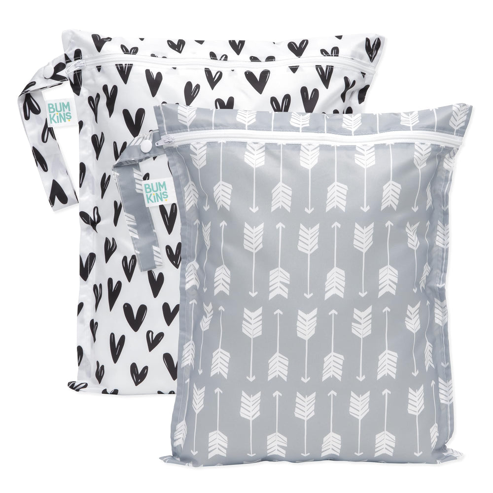 Bumkins waterproof wet bag arrows-hearts front view ideal for travel organization