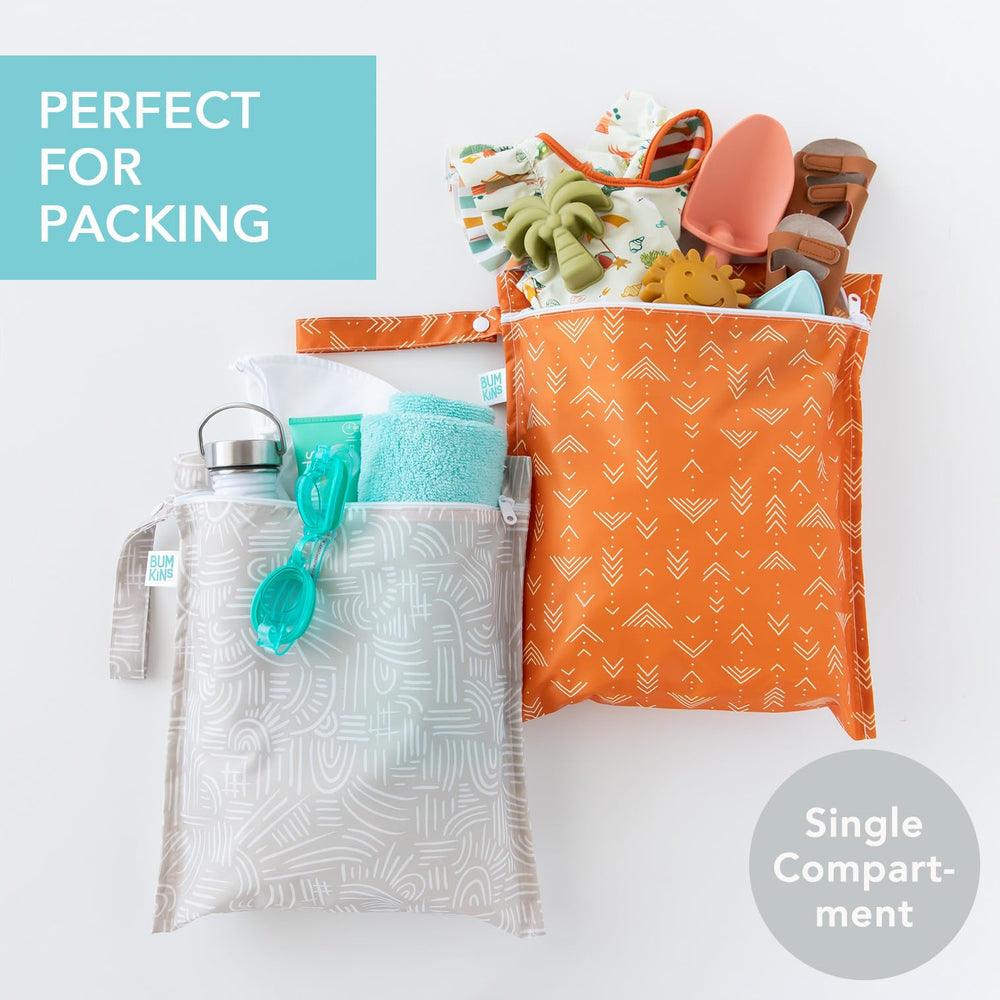 Bumkins wet bag with stroller attachment enables easy on-the-go organization