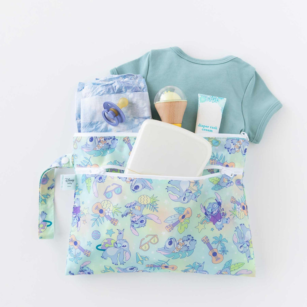 Bumkins wet/dry clutch compact two-compartment design for organization.