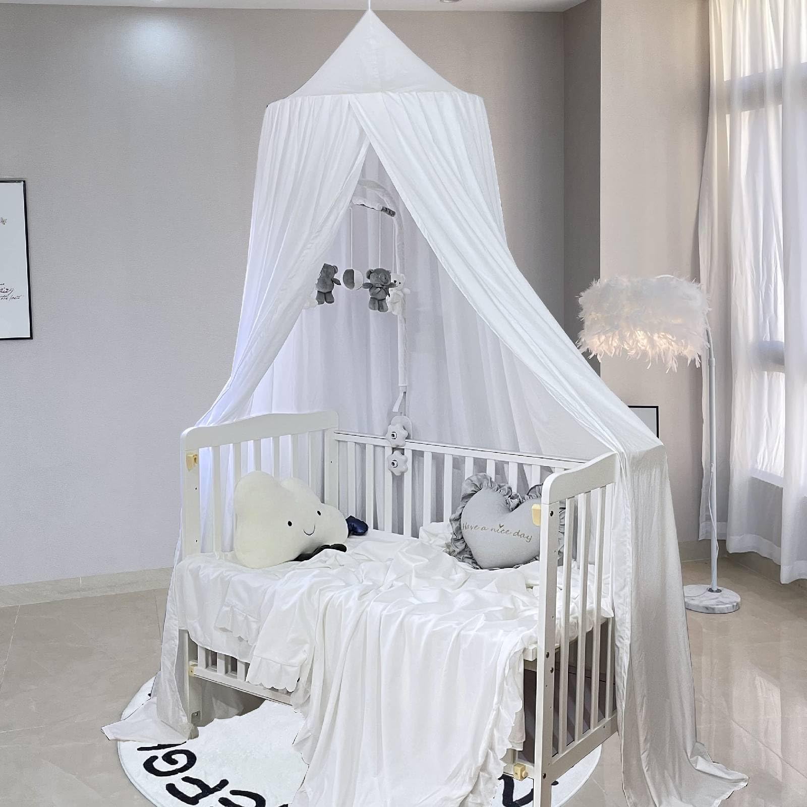 Bunnikins & Clover canopy features easy-entry opening and simple setup.
