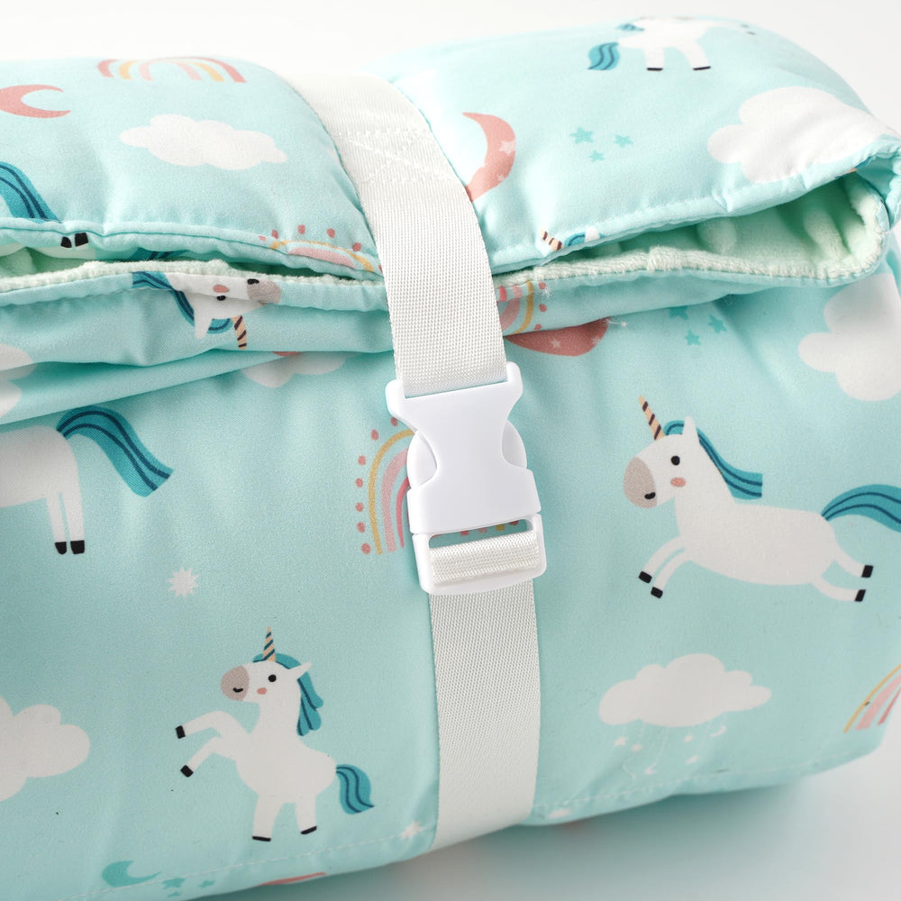 Bunnikins & Clover top handle and name tag for quick ID.