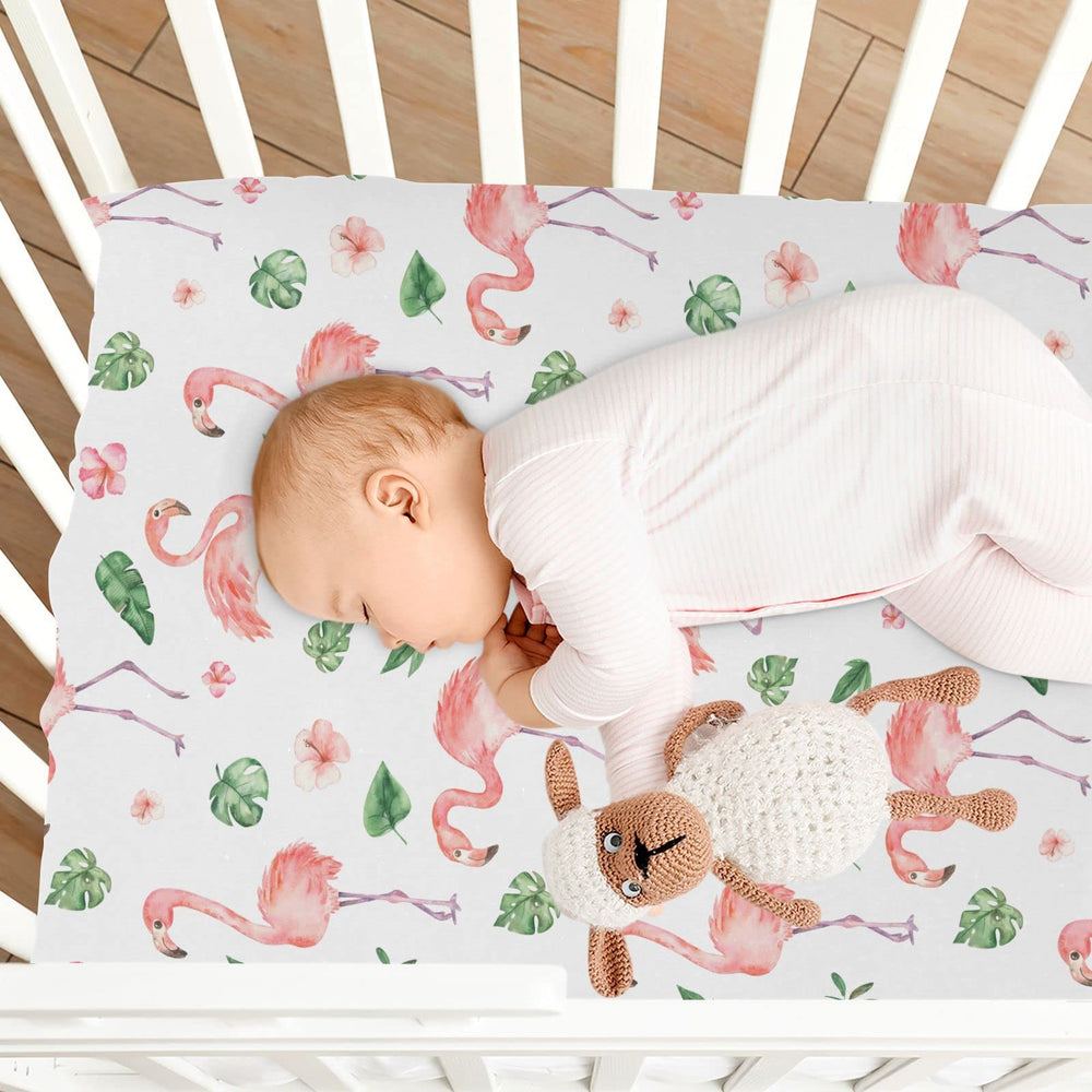 Burbuja Flamingos print adds playful style to baby’s sleep space.