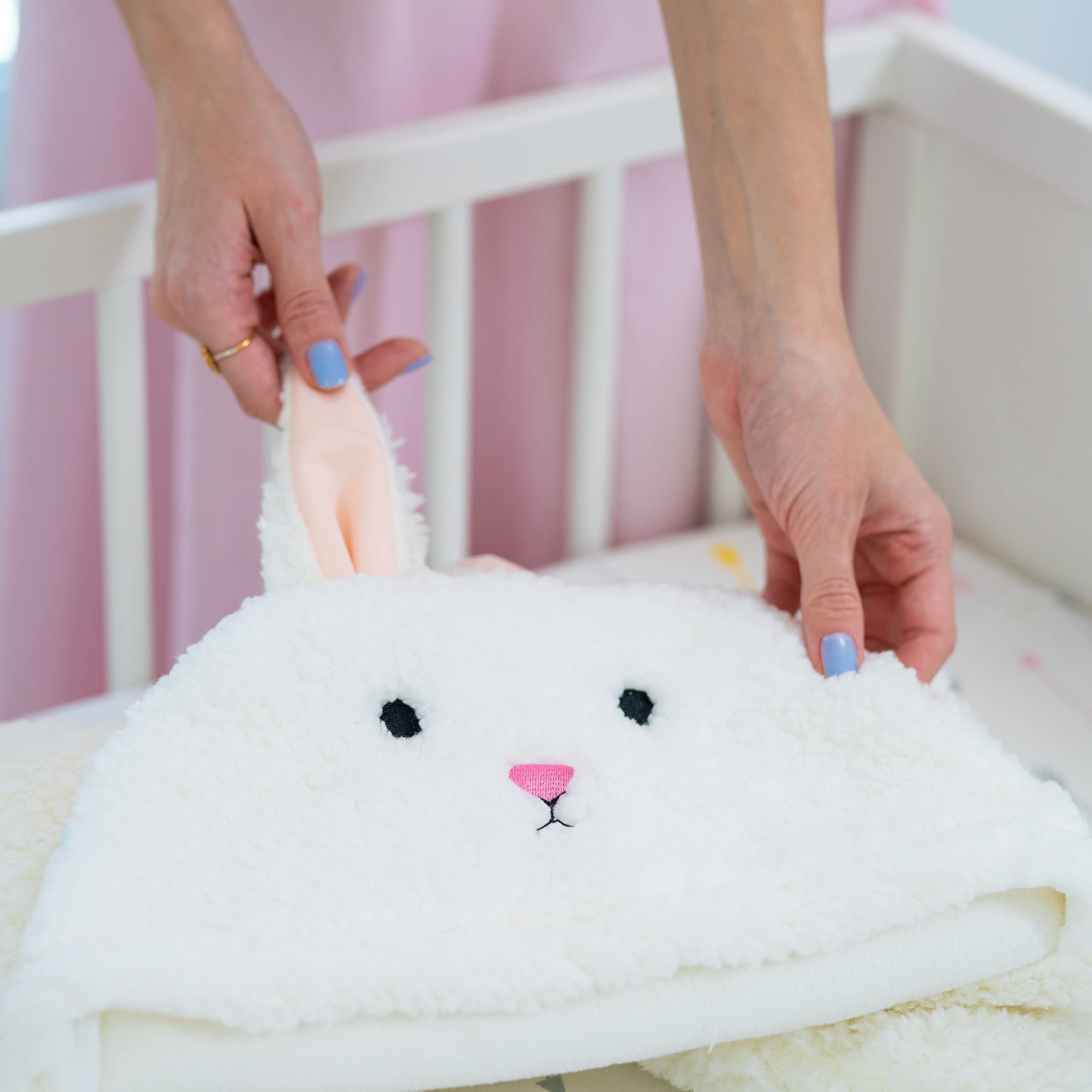 BYDOOO BD swaddle blanket car-seat use mentions portable warmth during travel and outdoor visits.