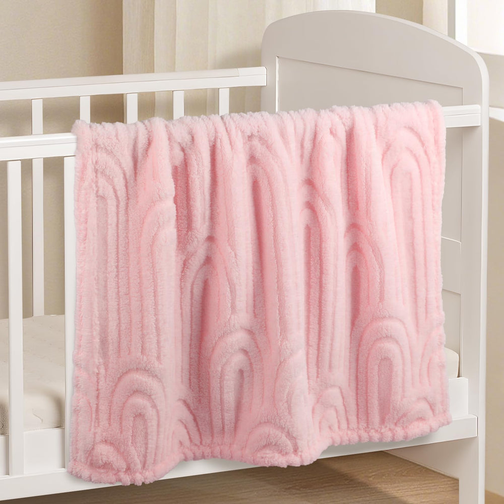 BYKOSY rainbow pink blanket texture close-up, plush softness for newborn comfort