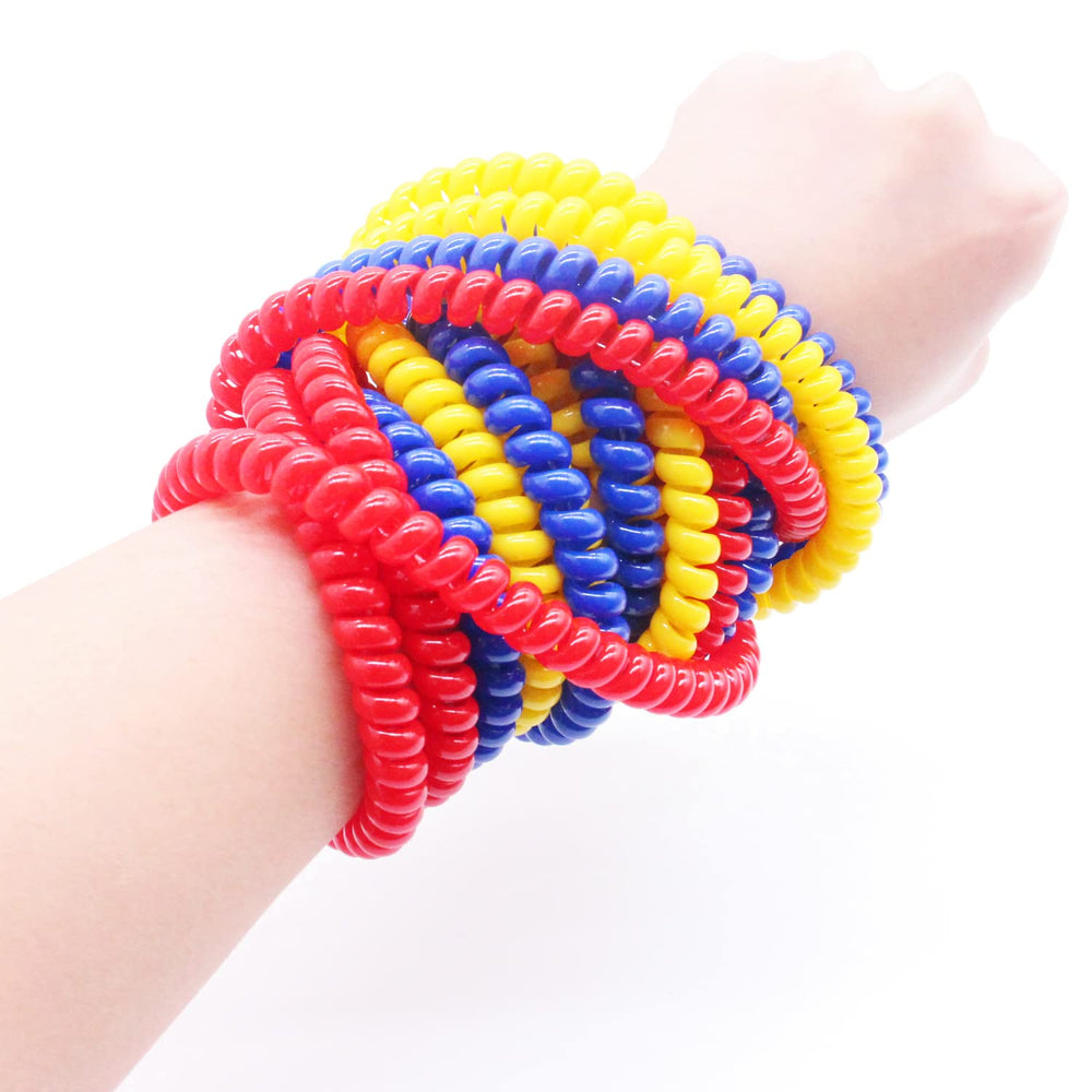 CANAY XT necklace worn by child, showing sensory-friendly chew design.