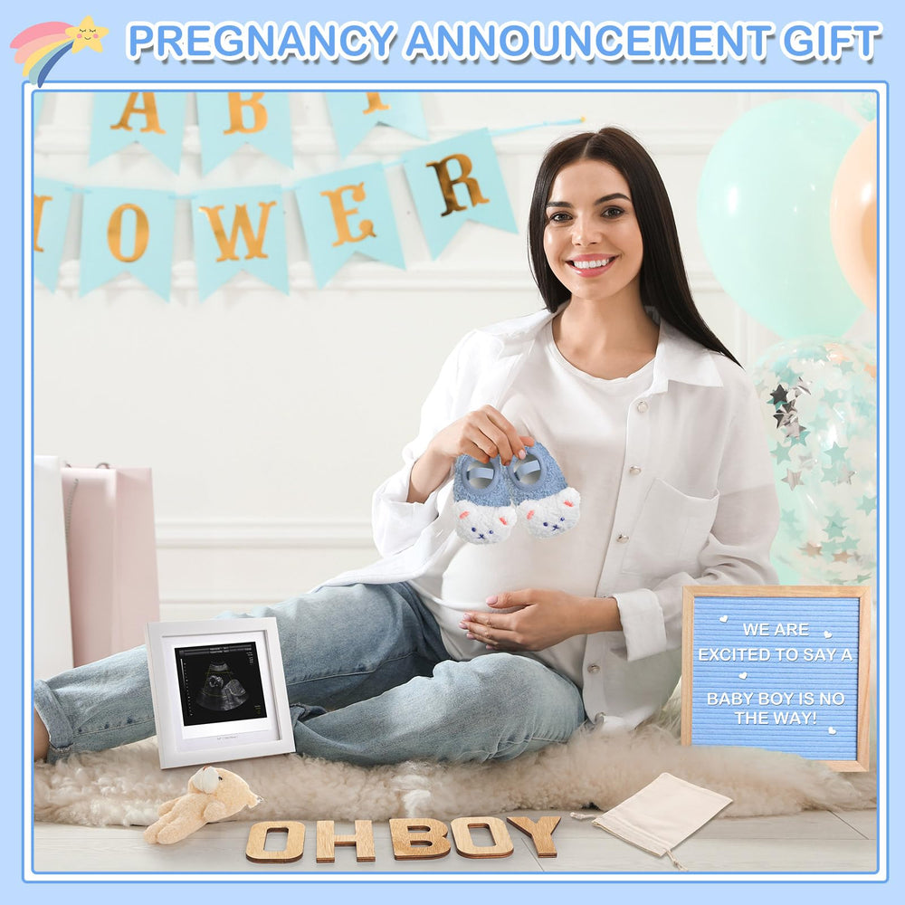 Canlierr wood blocks spell memories during maternity shoots