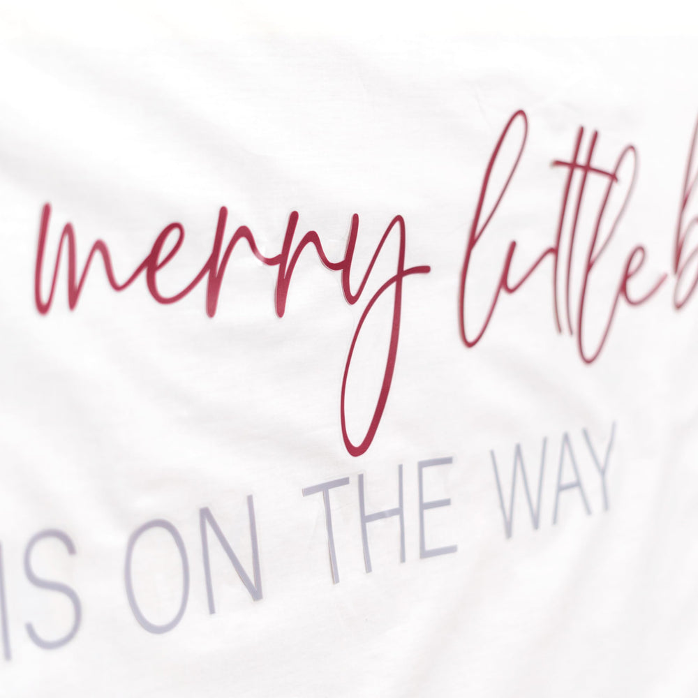 Capiont A Merry Little Baby On The Way decal scale details show adjustable sizing for perfect wall fit.