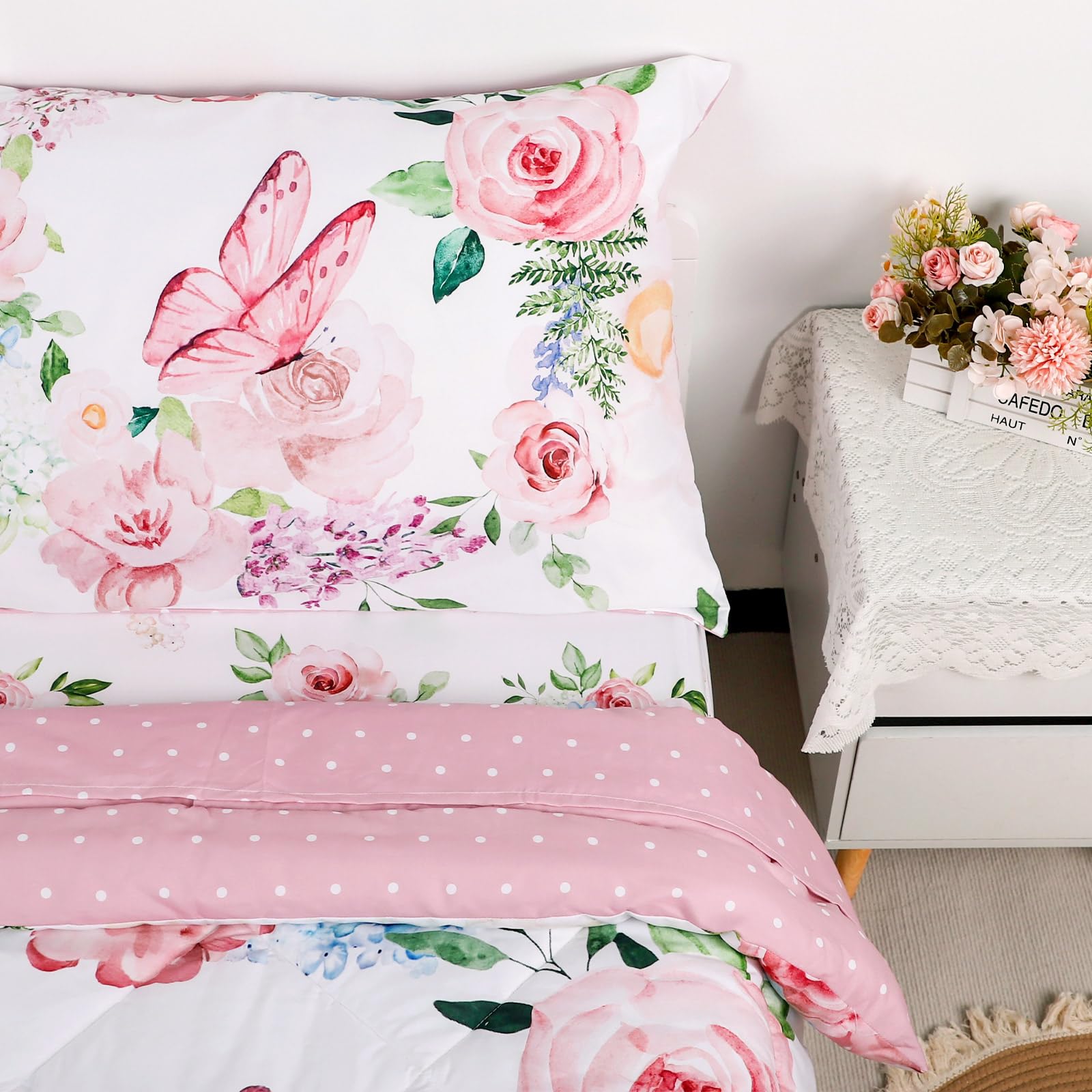 CARUILI reversible comforter shows two playful sides for versatile styling.