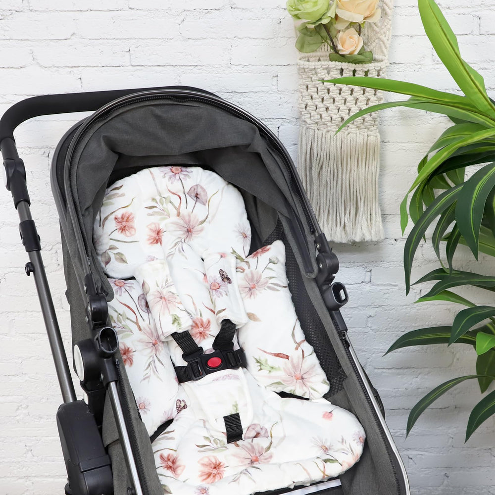 CARUILI double‑sided Minky material provides a plush feel against delicate skin
