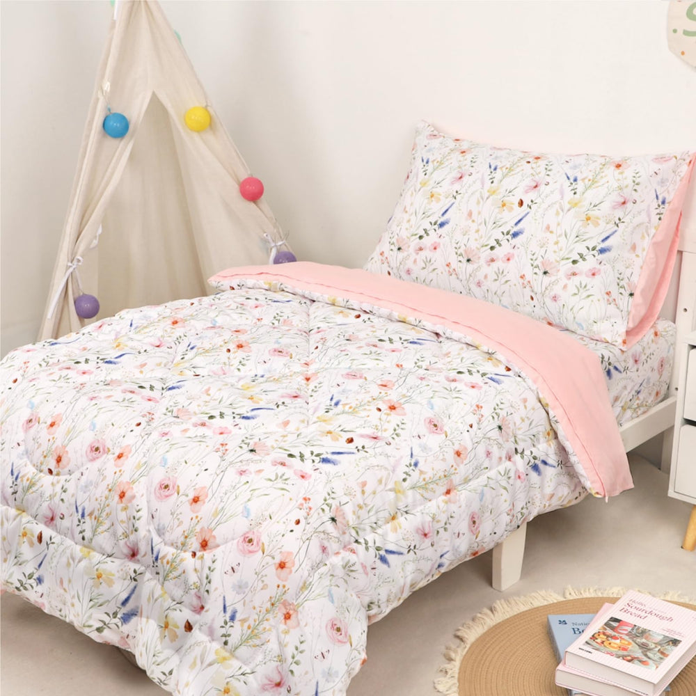 CARUILI fitted sheet for snug fit and materials that stay put.