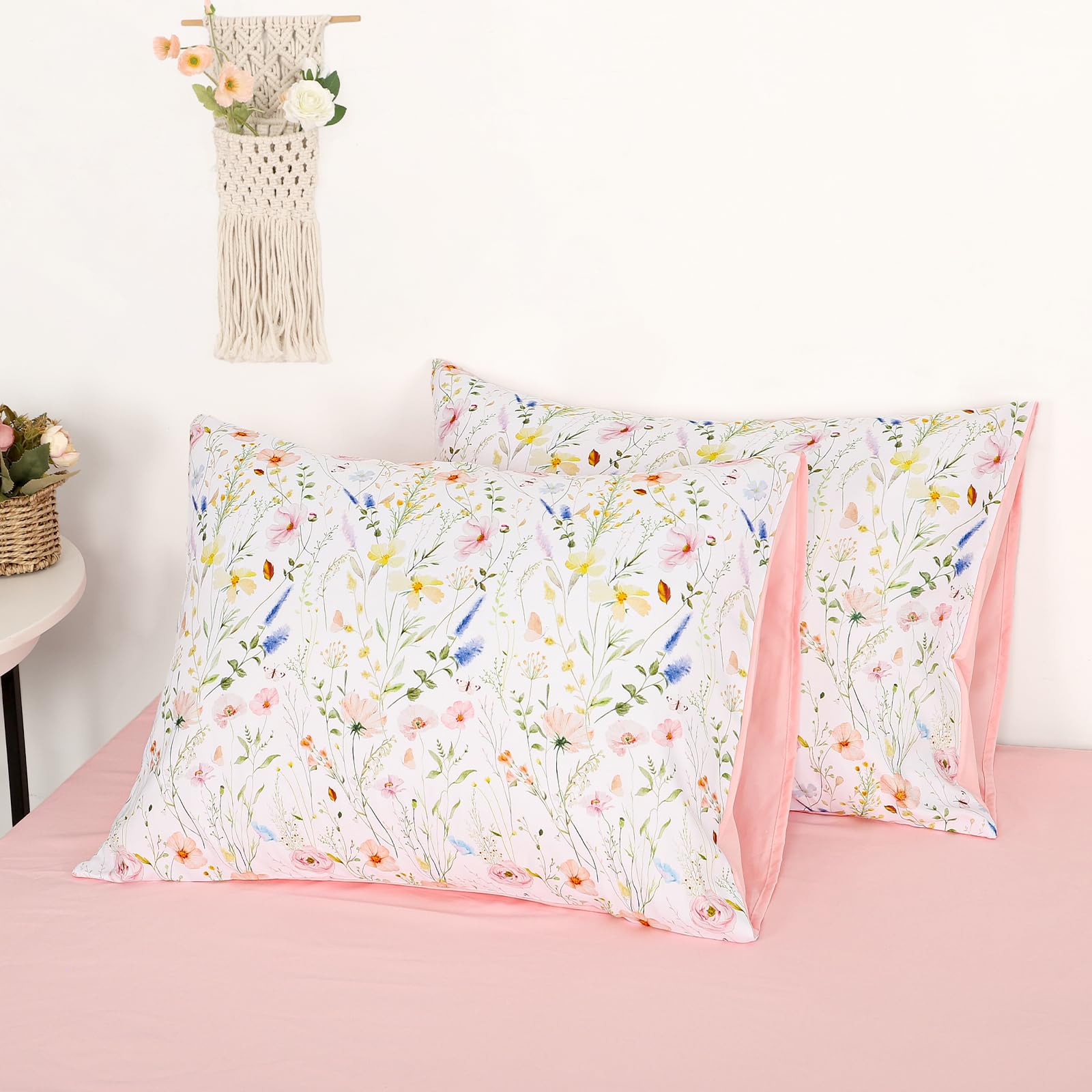 CARUILI microfiber texture closeup shows durability and easy care