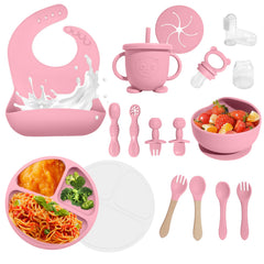 Catvegue silicone bib for baby-led weaning catches spills during meals.
