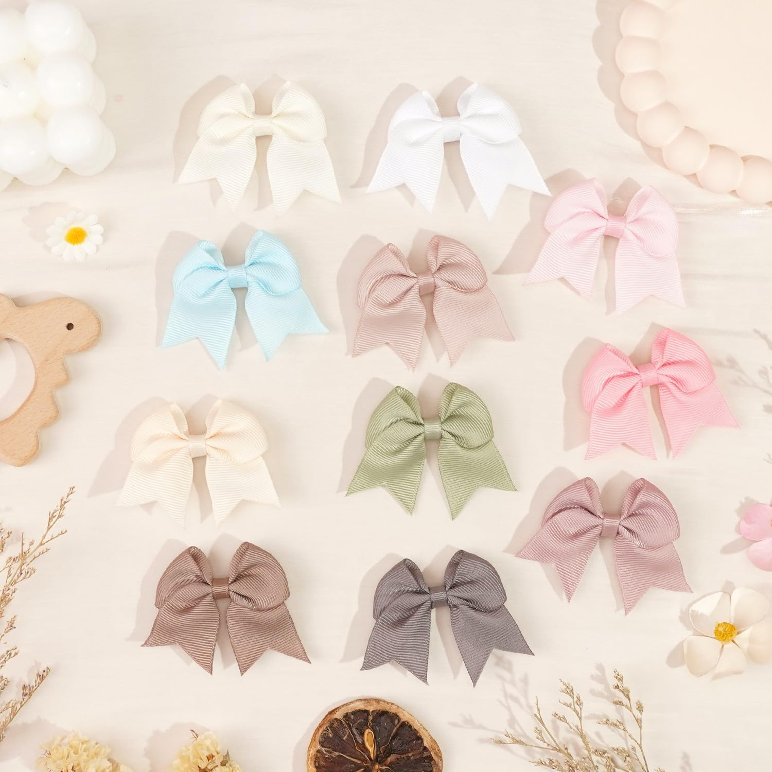 CellElection baby girl hair accessory demo highlights easy one-handed styling.