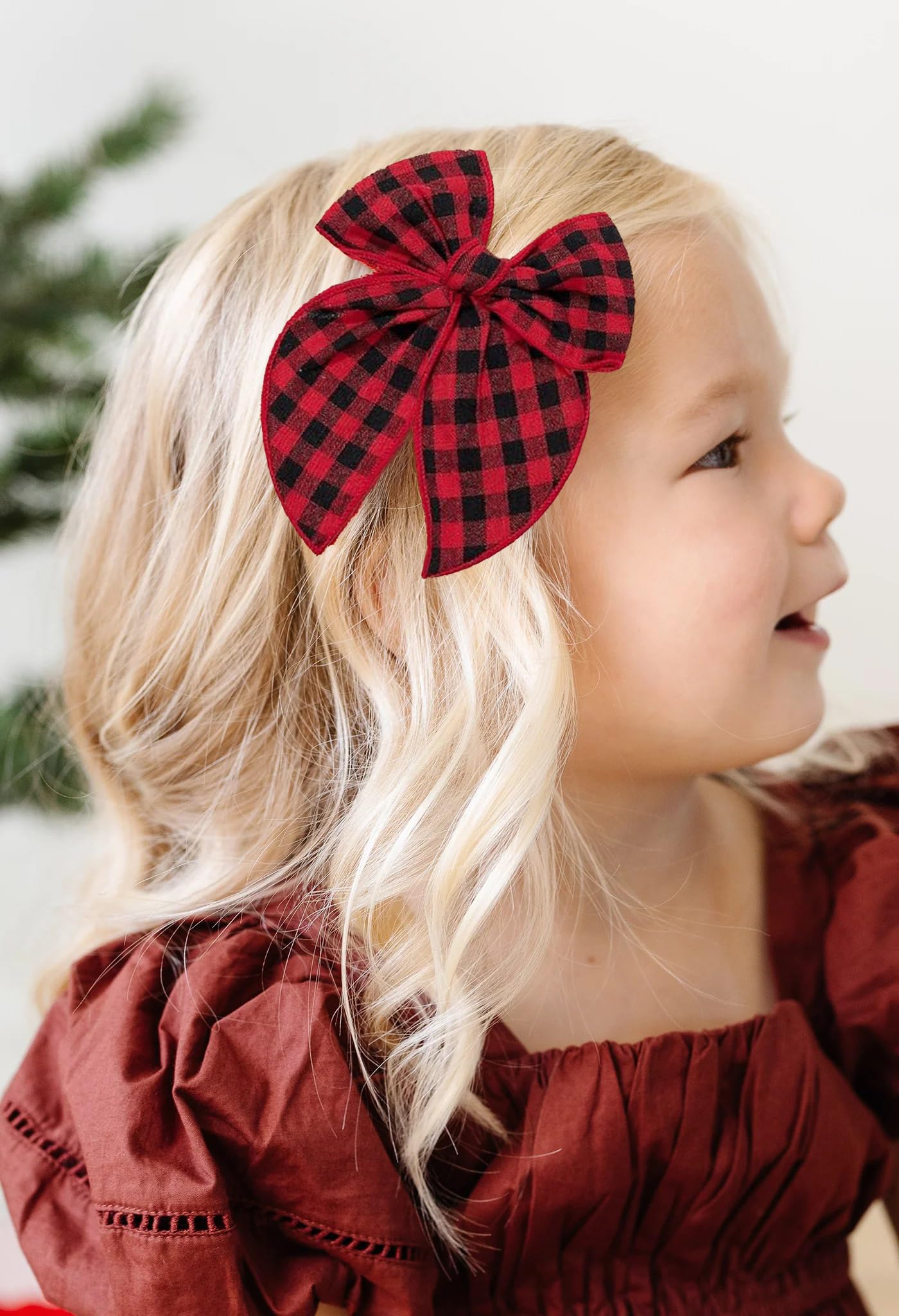 CellElection gold linen bow close-up showing textured detail for elegant look