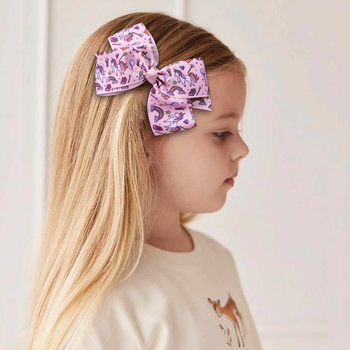 CellElection handmade bows coordinate with outfits for birthdays and family photos.