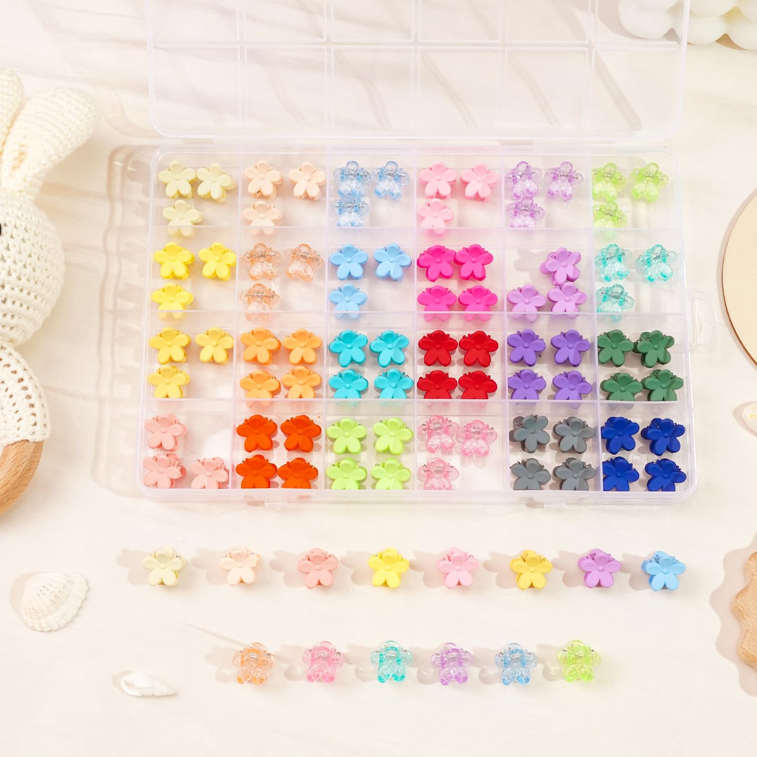CÉLLOT baby hair clips secure bangs gently without pulling.