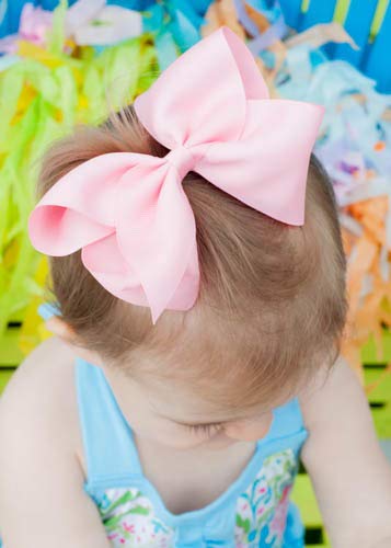 Great for baby showers and birthday parties with vibrant colors.