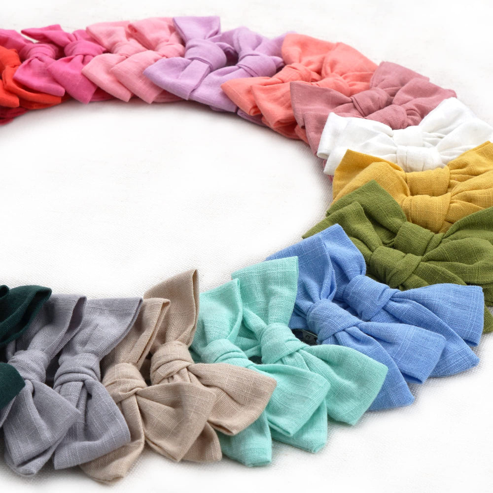 CÉLLOT photography-session-ready bows suitable for portraits and events.