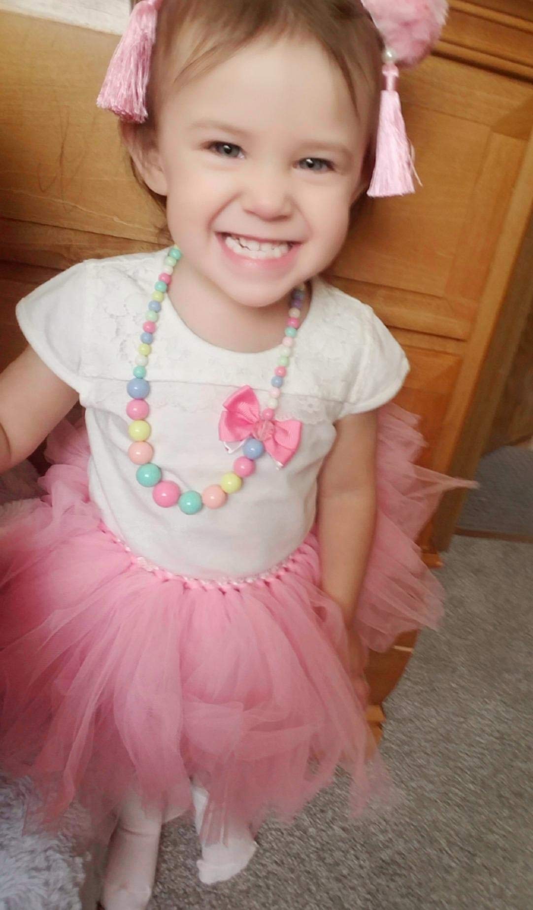 CÉLLOT dress-up-ready hair accessory pairs with dresses or casual looks